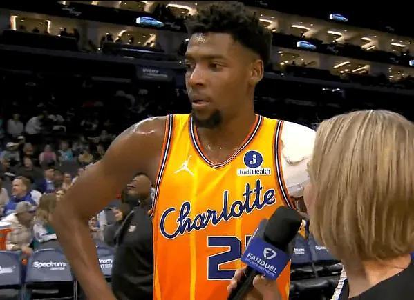 震惊！难以置信。很难让人不怀疑，如今，NBA还有防守吗？黄蜂打老鹰，黄蜂手