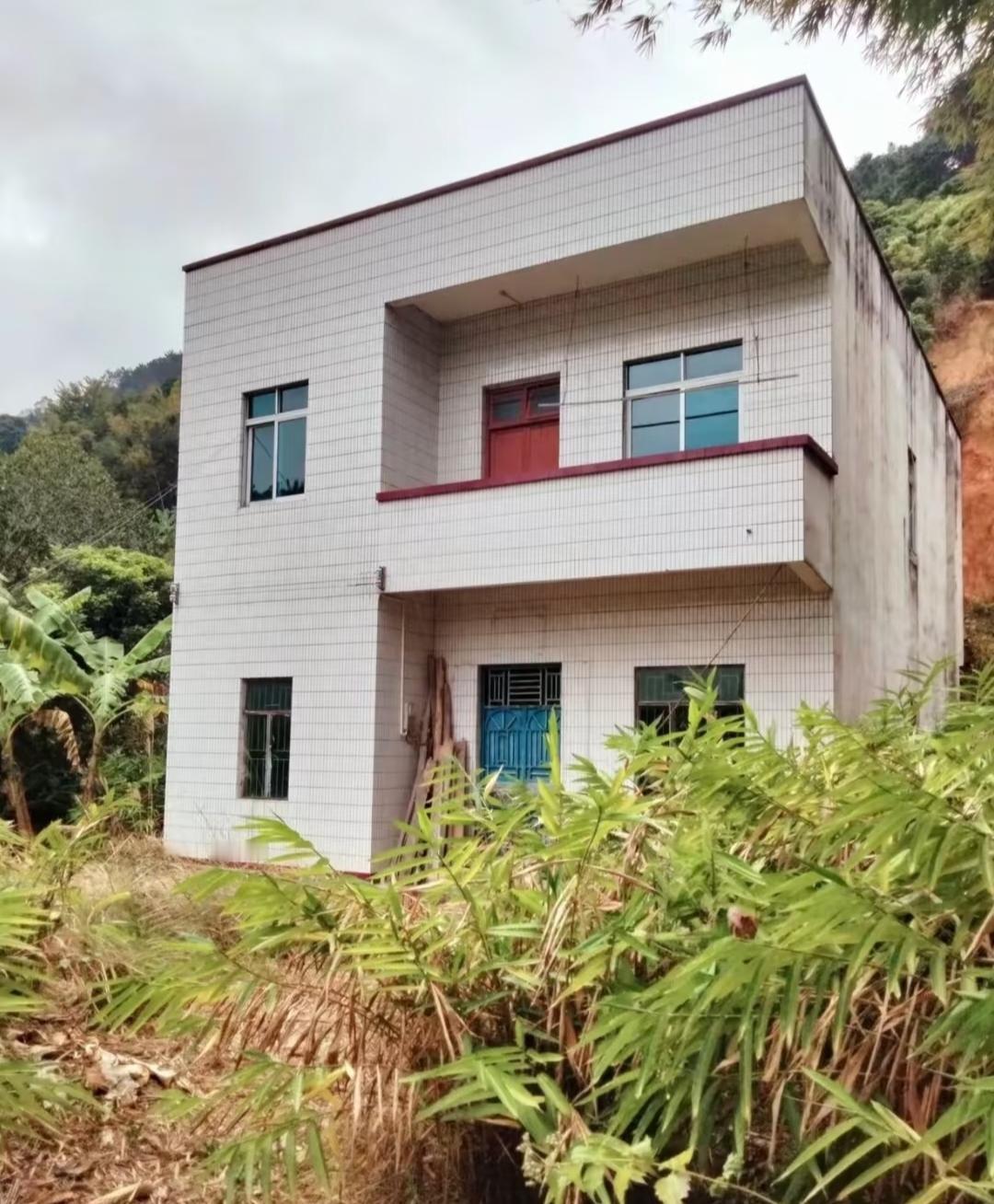 你们会卖了没人住的老房子吗？邻居是独生女，远嫁外地没几年，父母也相继的去世了，