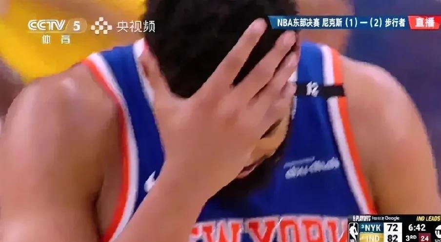 唐斯这球打得。。气得锡伯杜都想骂人了，他急什么呢。[无奈吐舌]他强攻西亚卡姆没有打