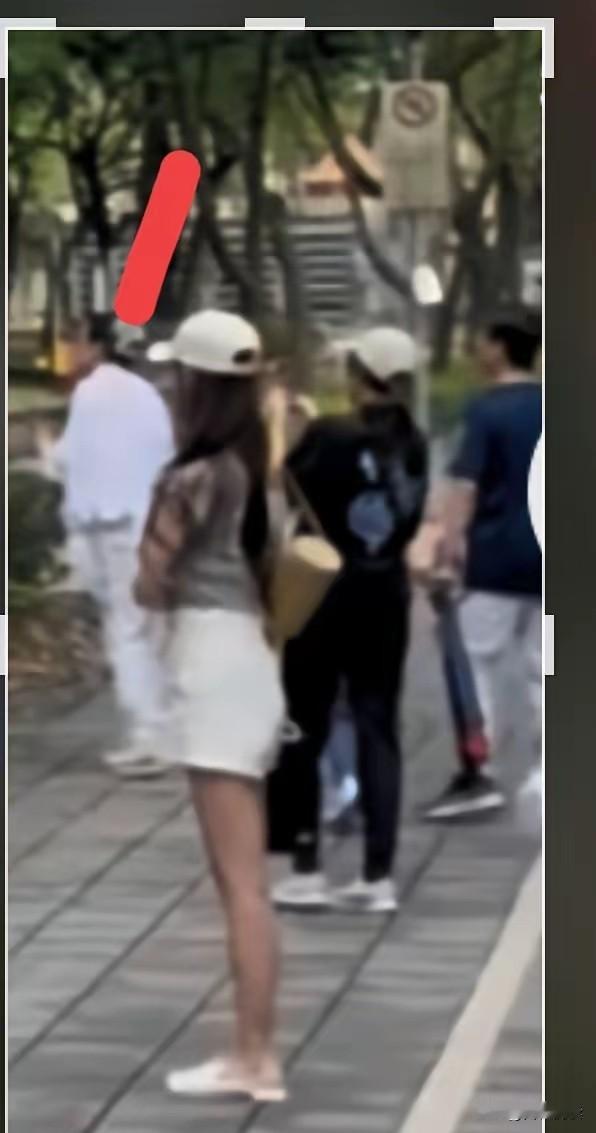 没想到过个母亲节汪公子又被ma惨了不是他不搭理战兰也不是没照顾俩小只