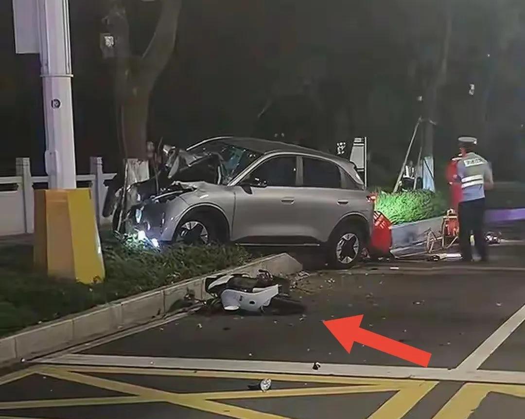 温州代驾司机撞死的2女生，都是十八九岁花季少女，其中一人是独生女，成绩很好，9月