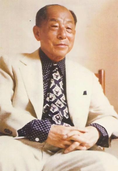 1993年，一位大陆记者在台北寓所见到了年过九旬的张学良。当被小心翼翼地问起“