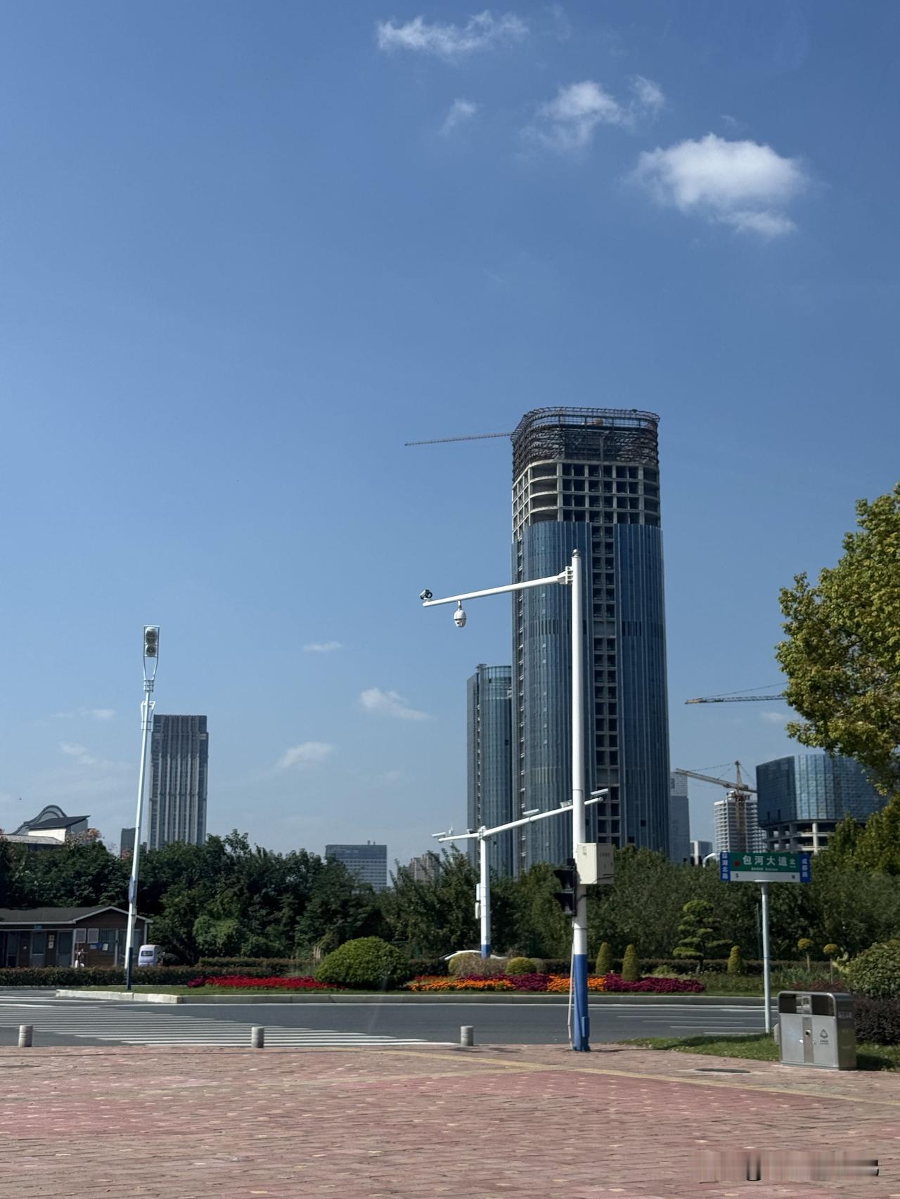 瑶海中海地块也顺利完成资金注入，区域配套建设再添新动力！从重点项目复工到土地市场