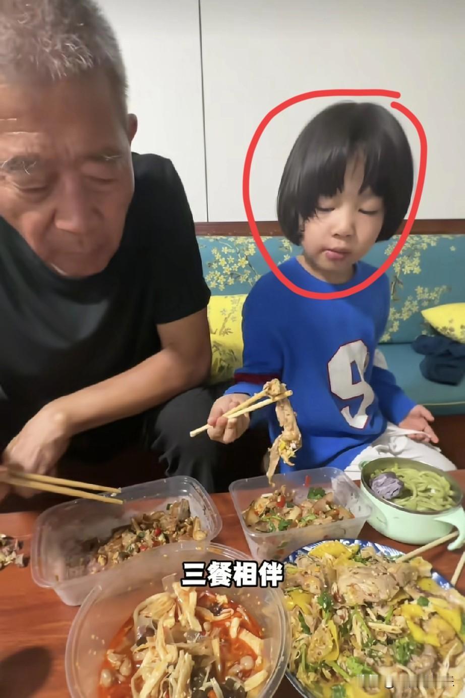 我要是天赐，都得恨透了这样的父母。5岁被送到寄宿学校，周末回趟家都得吃外卖，