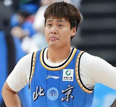 赵睿在北京队已经尽力了，要是留在新疆队，基本上打不了几场比赛，北京队流...