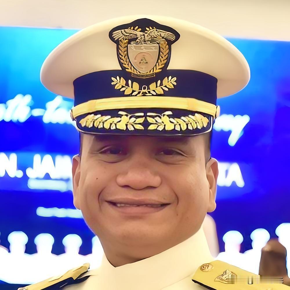 近日菲律宾海岸警卫队发言人塔里埃拉气急败坏，在社交平台用粗暴言辞攻击中国驻菲律宾
