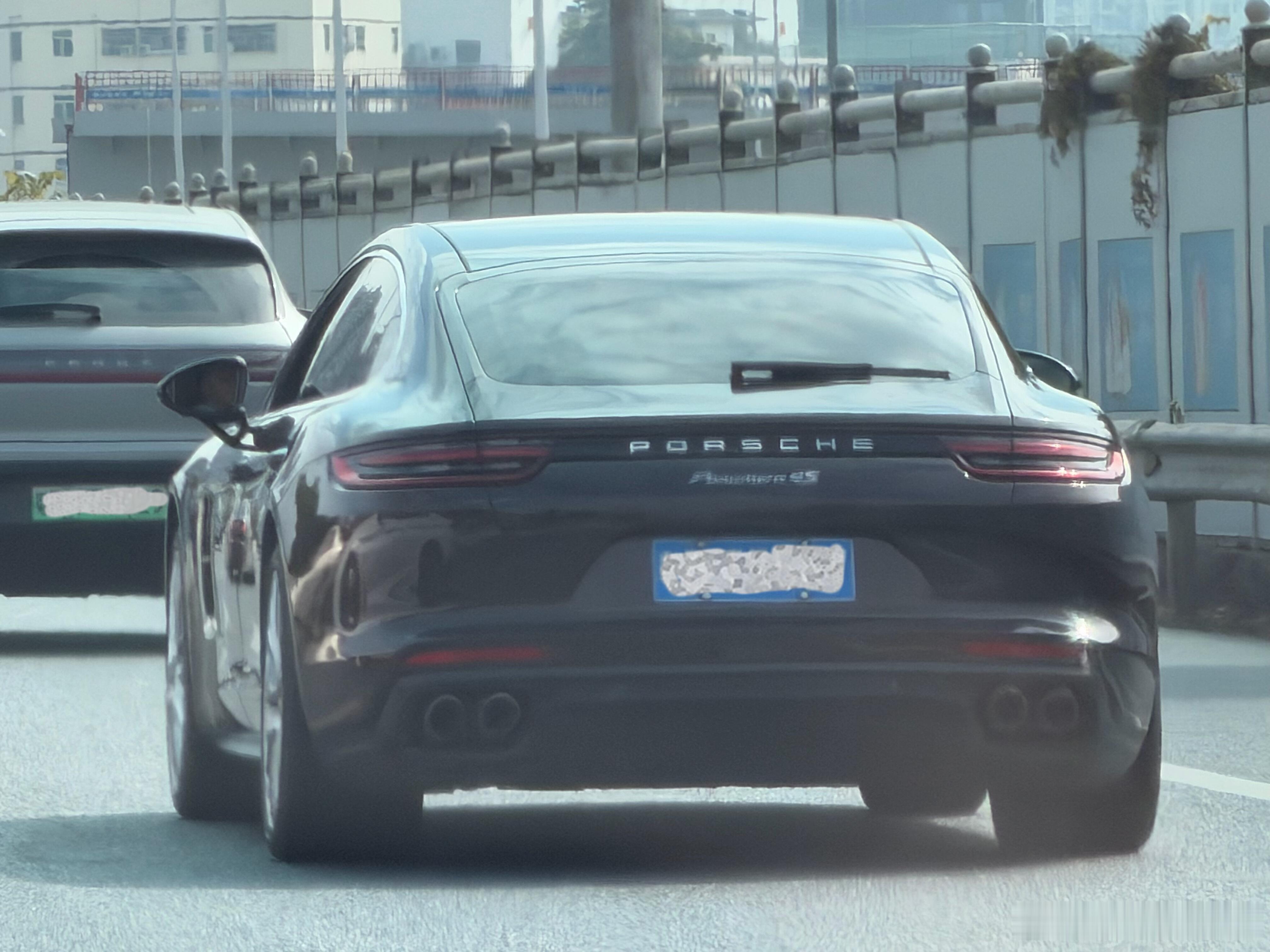 大v聊车总感觉哪里不对劲