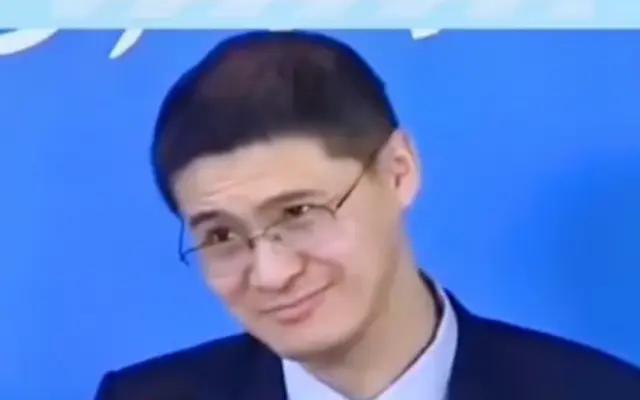 罗达律师前两天突然出来说了两句话。这两句话听起来好像有道理。其实就是在攻击别人