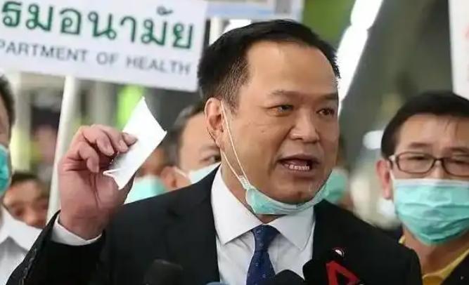 泰国大批民众现在估计追悔莫及了！投票选出的总理阿努廷，掌权近一年始终紧握核心的内