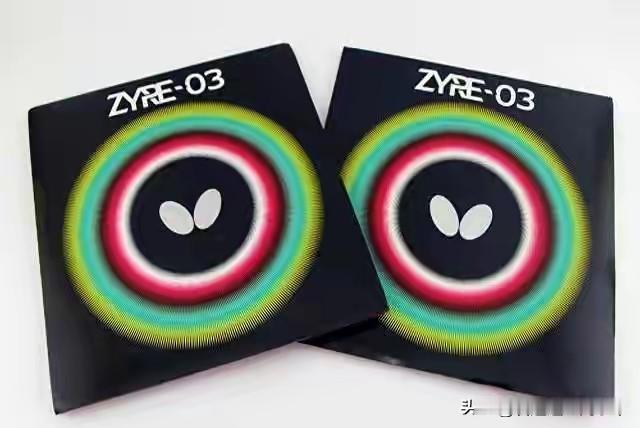 从最近几次大赛来看，松岛辉空使用的蝴蝶新出的Z03胶皮，也是目前最贵的胶皮，