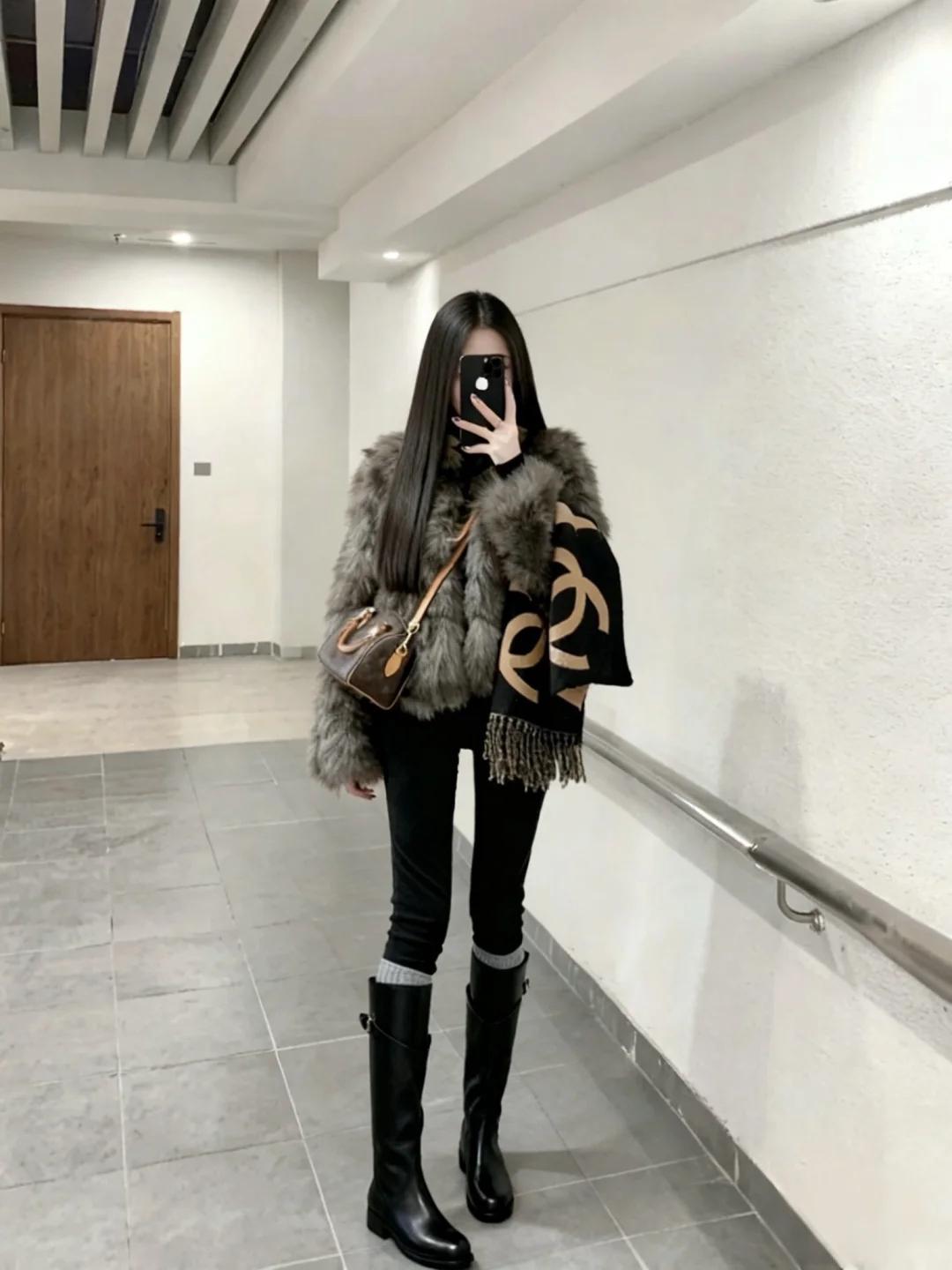 靴子搭配大衣女靴子穿搭高筒靴子搭配靴子穿搭秋冬卡其色靴子搭配秋冬靴子搭配