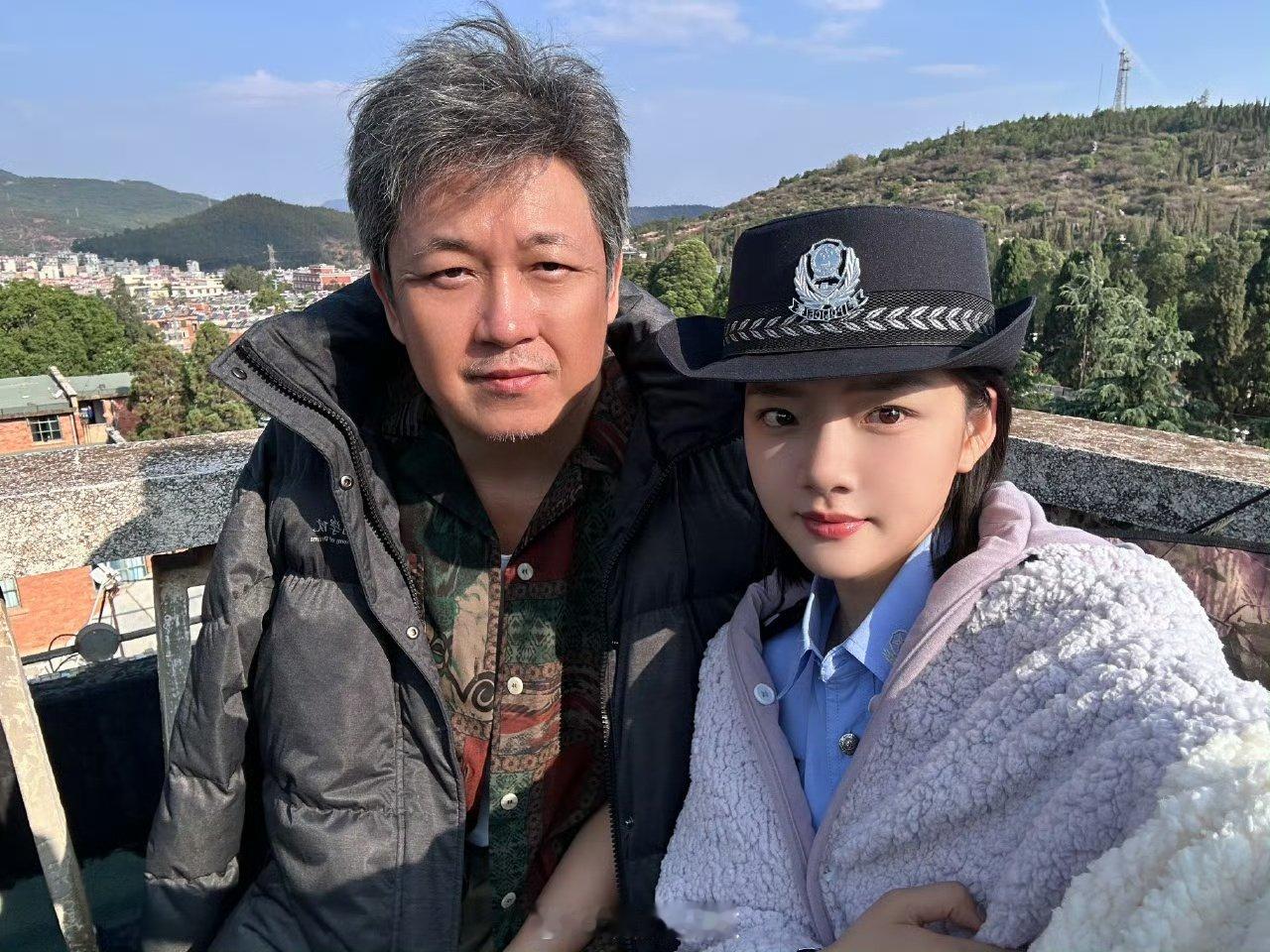 任敏给潘粤明开美颜了任敏给潘粤明开瘦脸了吧潘老师这个松弛