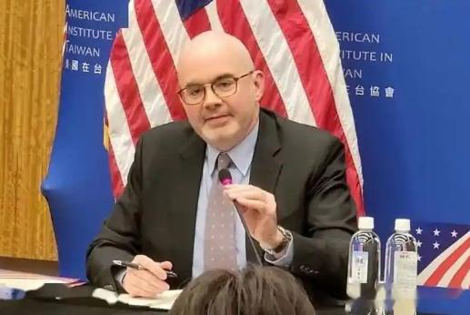 国台办对AIT处长谷立言发出严重警告！ 如果他继续在岛内拱火搅局，那么他最好
