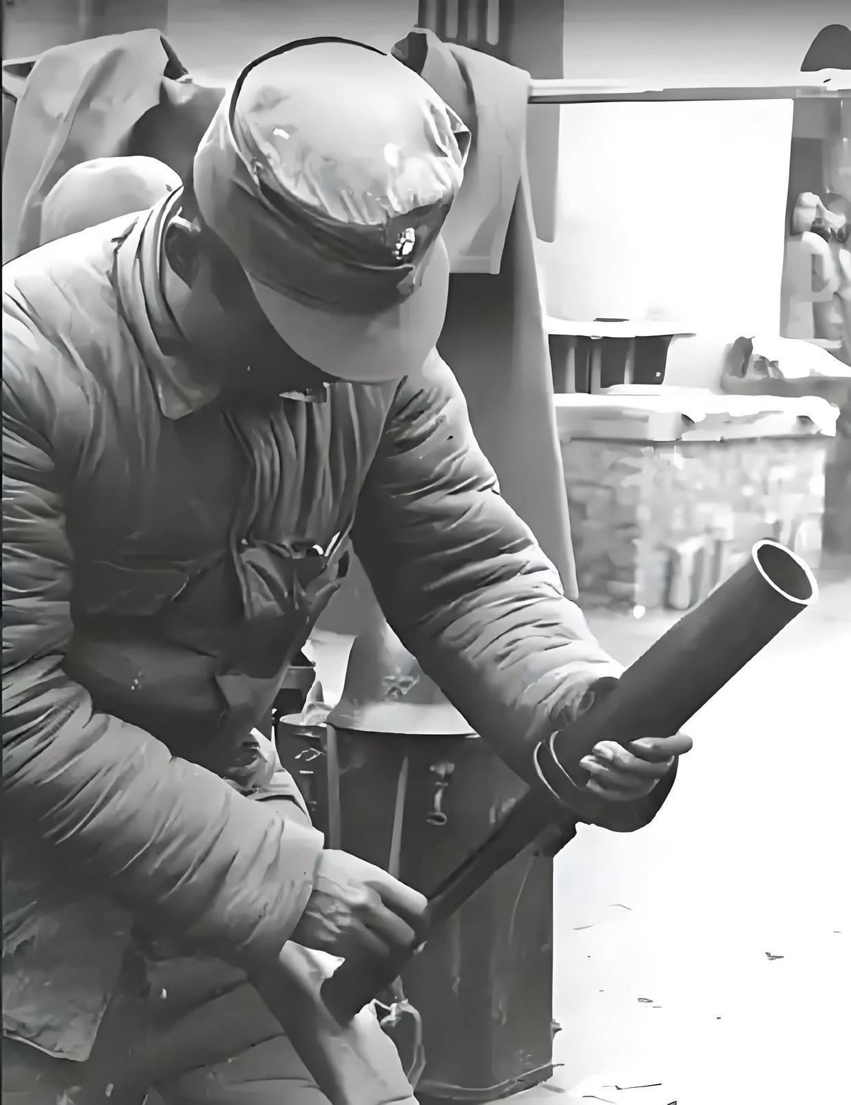 发朋掷弹筒的人是个魔鬼，俄军的47毫米迫击炮给日军造成恐慌，之后日军就开始重视研