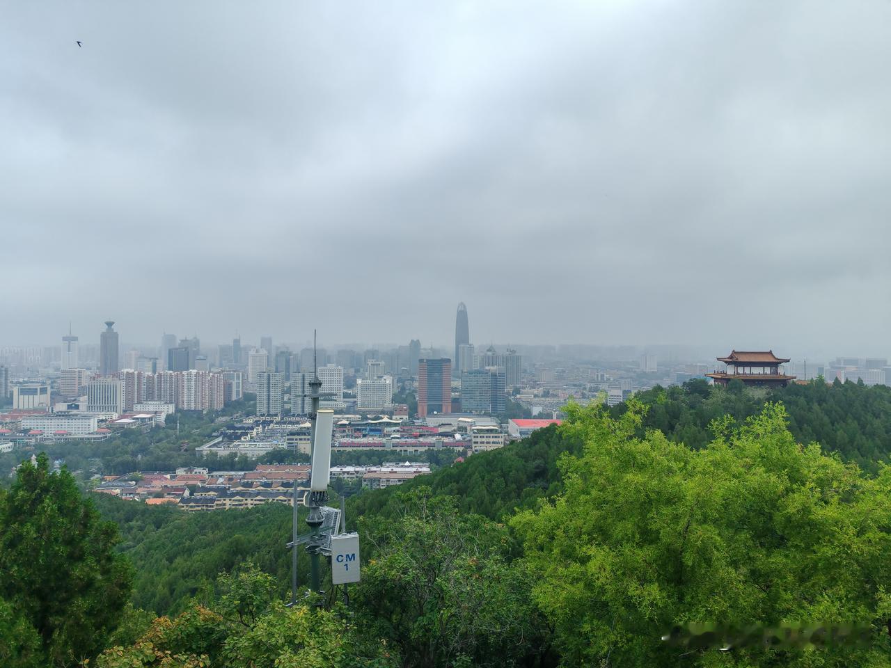 济南买房记。今天中介和我说，小区3月份有个成交，126平，164万，把户型图也发