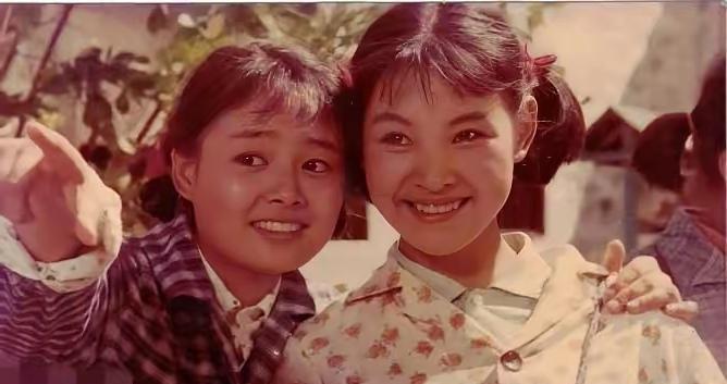 陈冲、张瑜都老了！岁月真是如白驹过隙，两位女星年轻时的模样如在昨天。