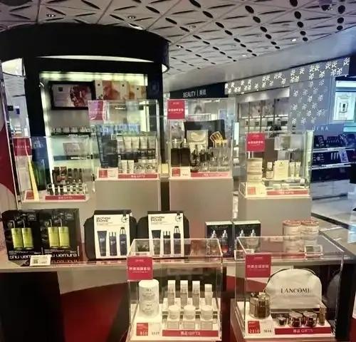 海南封关了大家都以为去免税店能捡到大便宜，没想到去了一看，价格和以前差不多，甚