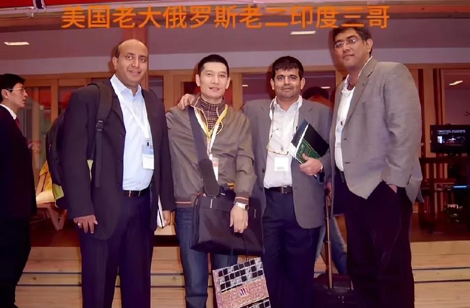 一名印度人问他的中国朋友：你们中国人为什么总是喊印度人三哥？中国朋友告诉他：因为