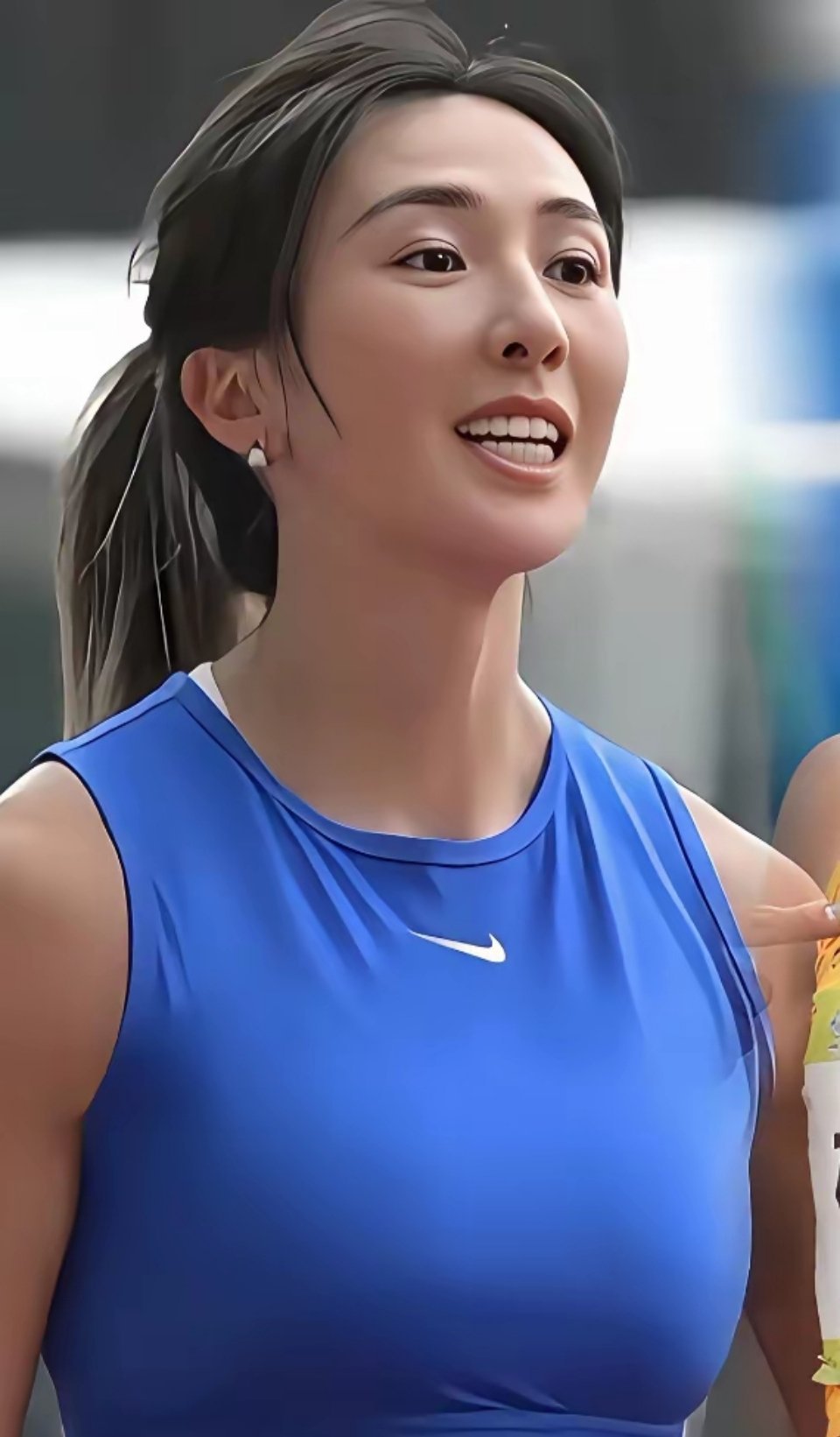 吴艳妮最张扬，林雨薇最低调，夏思凝实力最弱，从体形上看吴艳妮暴发力最强，林雨薇最