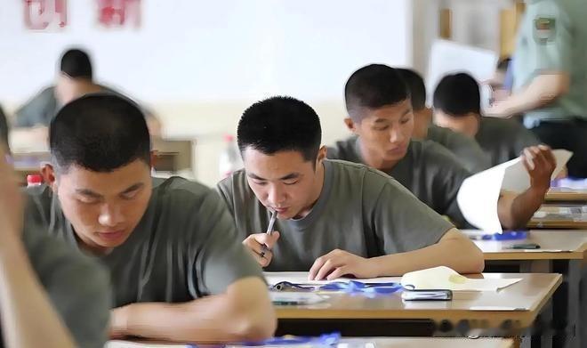 🎯首选：部队刚需“技术流”专业这类专业是直招军士和定向培养军士的重点，也
