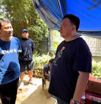 面对“为什么7月5号才去榕江”的提问？王晶表示，6月28日时人民子弟兵、武警都