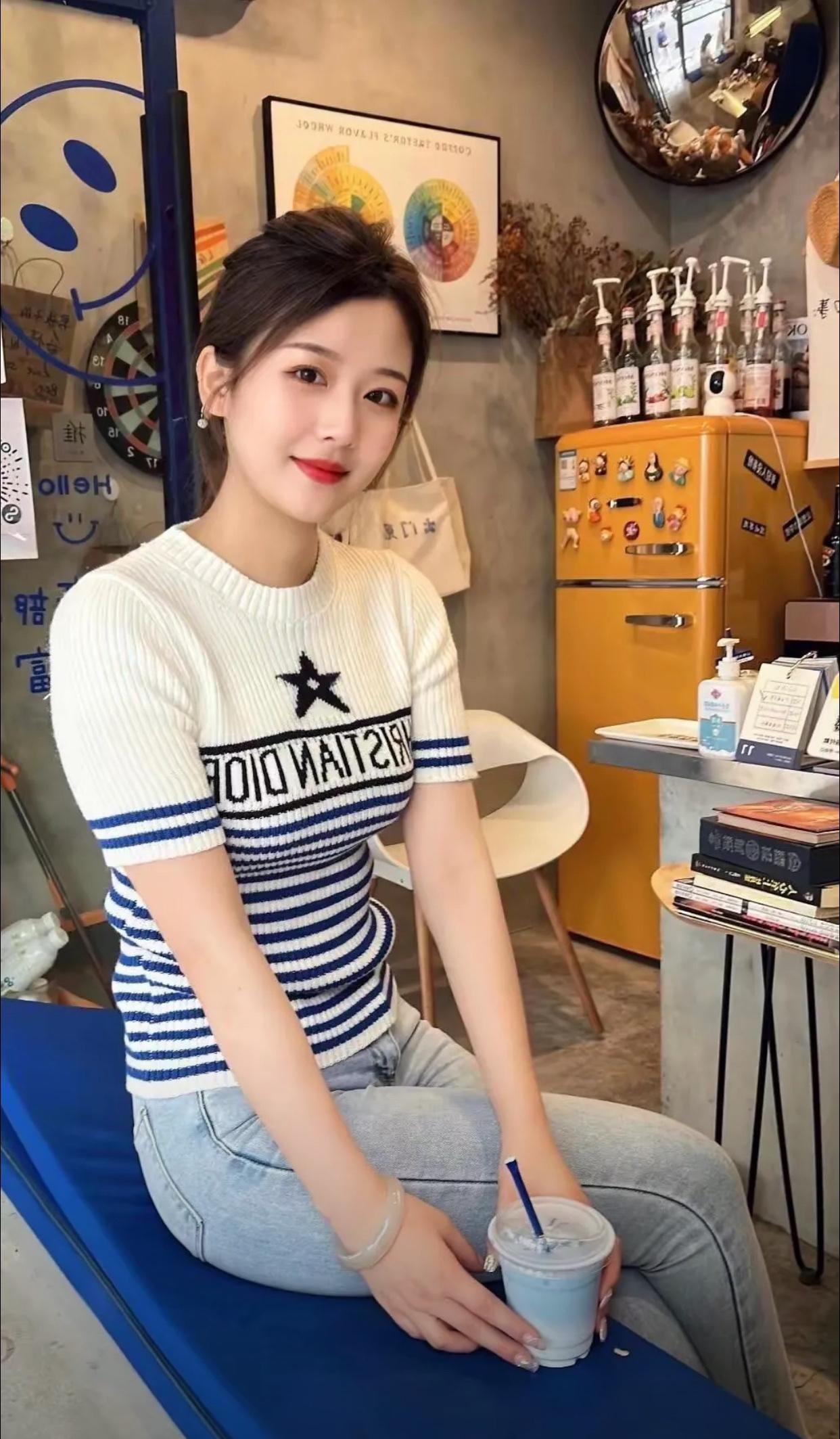 女生如何穿搭看起来时尚更有品味呢梨型身材穿搭分享夏日生活打卡季