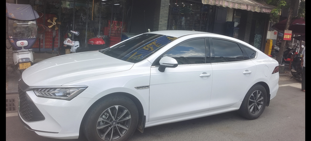 投诉比亚迪秦PlusDMi车身严重锈蚀现在BYD的销量每月动不动就是几十万辆，