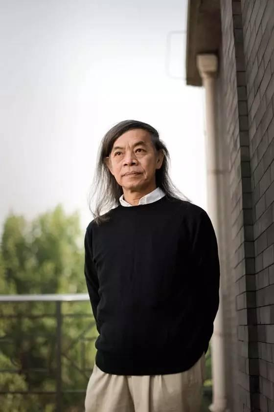 一次，主持人问蔡志忠:“你平时都吃什么？”蔡志忠说:“我每天只吃一顿，过午就不食