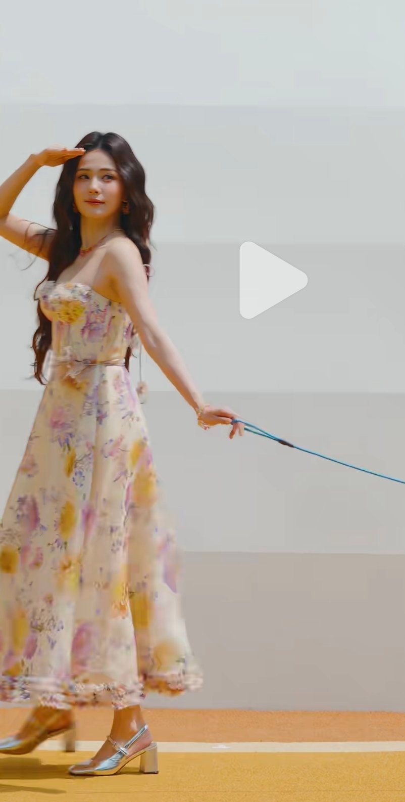 白鹿这是被倒油了吗？身材和脸都拿不出手