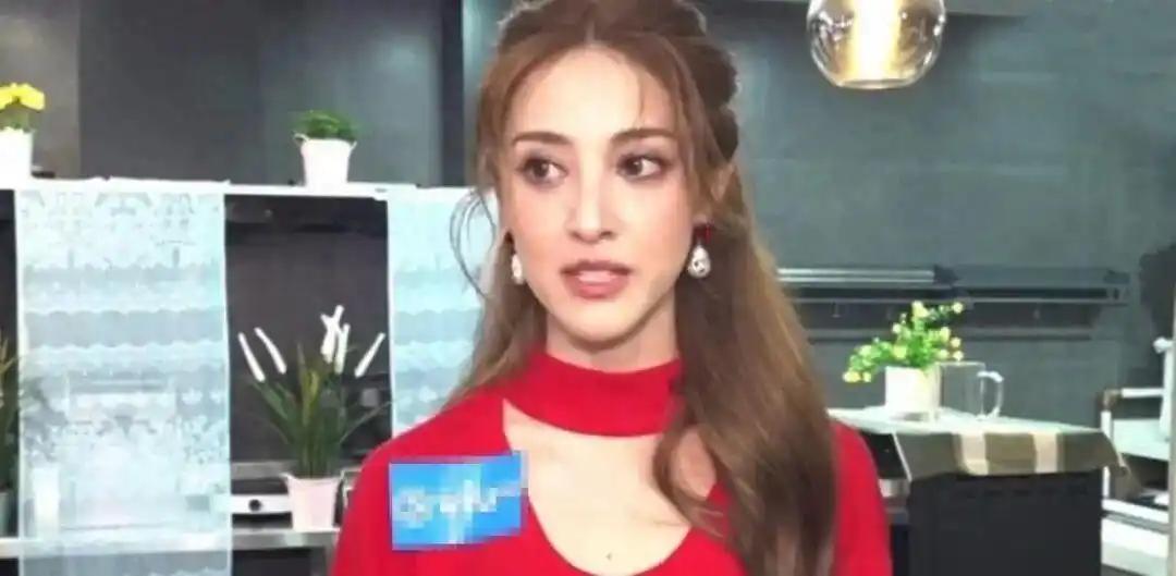 港姐陈凯琳的遭遇，给全天下的家长狠狠敲了一记警钟，家里再宠爱孩子，物质条件再