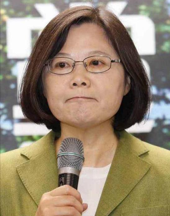 7月19日，台北，民进党全代会。会场里该来的人都来了——陈水扁来了，游锡堃来了，