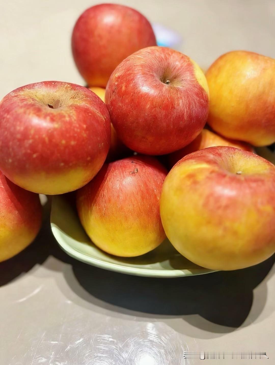 我姐昨天回一趟娘家，回来后打电话给我，好委屈…听得我心里酸酸的。她出发前特意