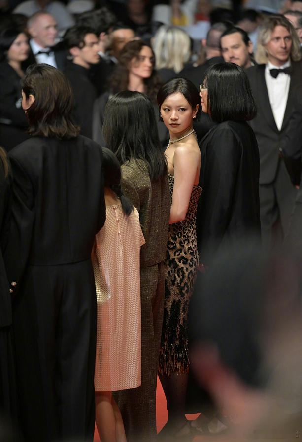李庚希戛纳红毯状态，可以去演《致命女人》了
