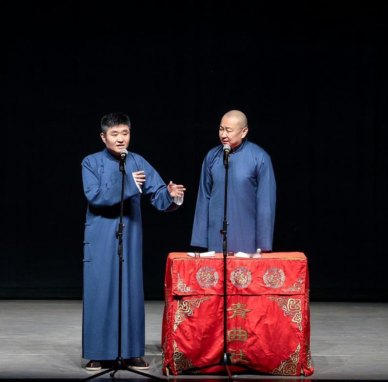 【著名相声演员苗阜厦门专场现场曝光，上座率不高，对此你怎么看？】27日，著名相