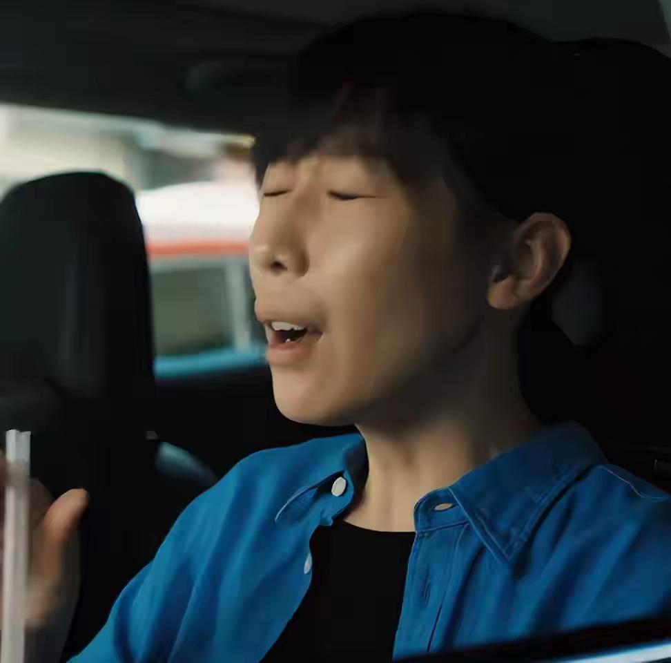 用两字形容她的演技：寡淡。我对任素汐并无好感，一是她长着一张“马脸”，二是她曾