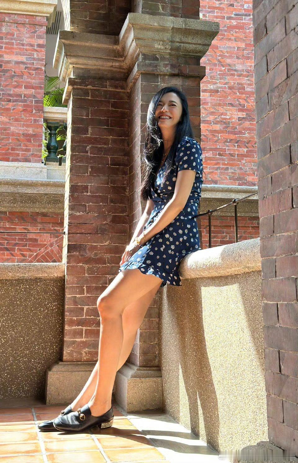姚晨在鼓浪屿的神仙生活是谁羡慕了不得不说姚晨太会选地方了，鼓浪屿的文艺气息配上