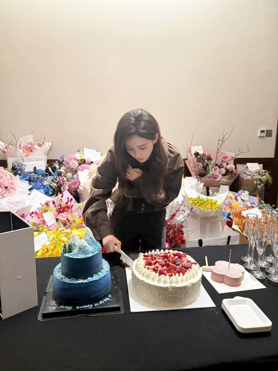 刘诗诗是懂娃衣的看了诗诗的娃衣搭配才明白，审美这件事真的是融在骨子里的，连给娃