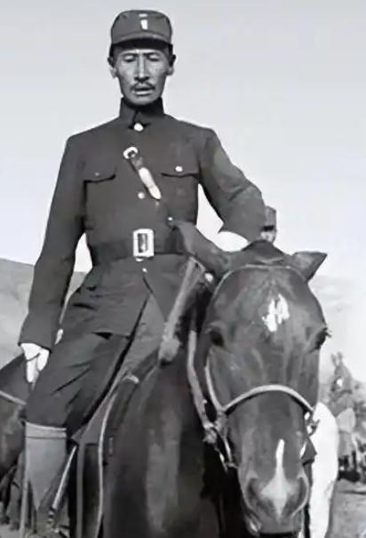1932年，马占山宣布向日本投降，顿时国内上下骂声一片，然而在受降仪式上，马占山