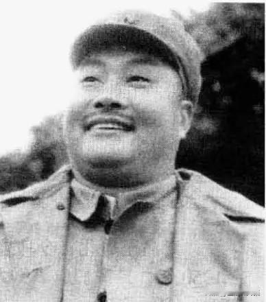 1949年10月，程砚秋率剧团赴西安慰问解放军，与时任西北军区司令员的贺龙初次见