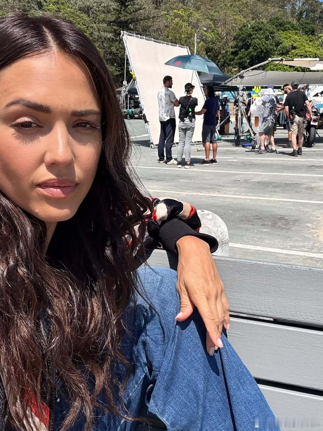 jessicaalba杰西卡阿尔芭分享在南半球的生活，工作之余吃喝玩乐全都有