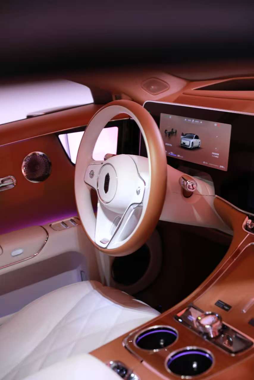 谁不想拥有尊界S800这样的“移动秘境”啊！看陈丽君在车里沉浸式感受昆曲