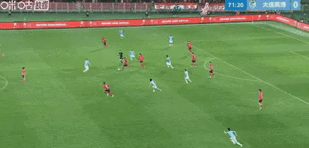 水货！这水平值450万欧?中超联赛第7轮，辽宁铁人主场对阵大连英博，第71分钟