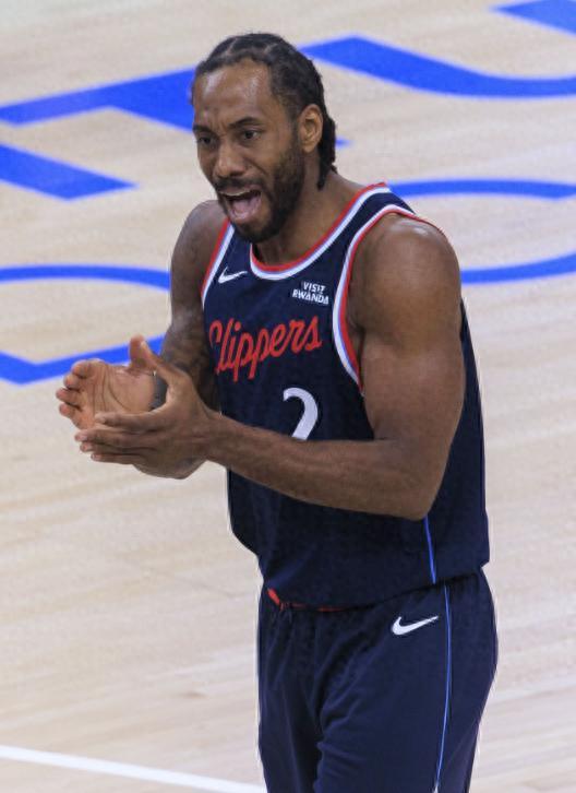 伦纳德创造21世纪独一无二纪录，勇士危险了在NBA常规赛的一场激烈对决中，洛