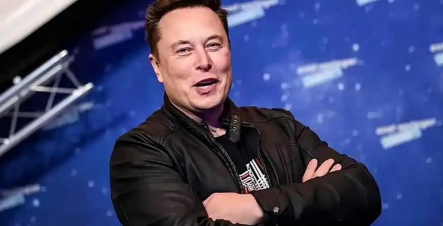 马斯克一句“美国的稀土一点也不稀缺，全世界随便开采，但全世界的稀土却都得运到中