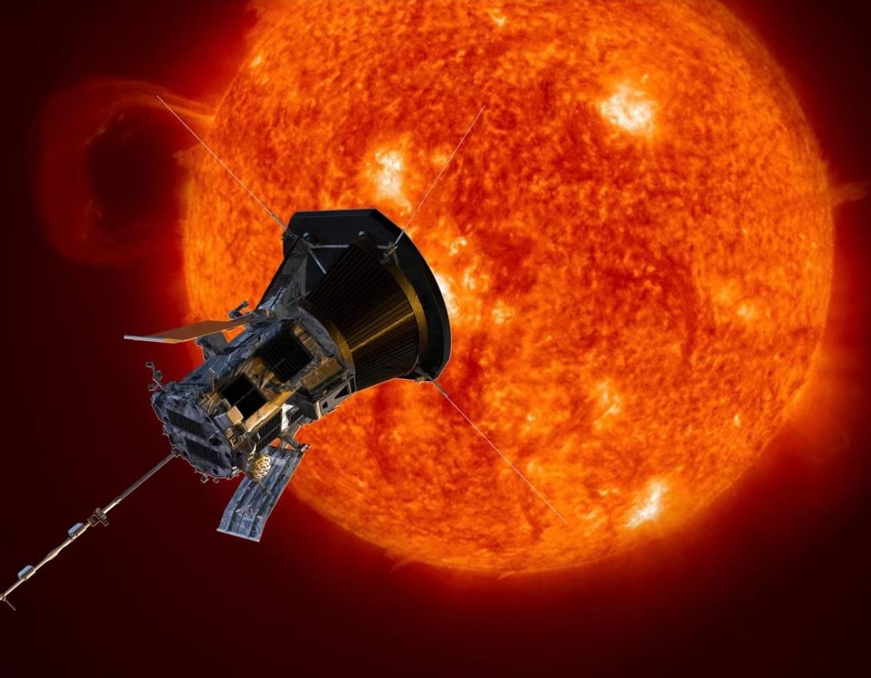 2018年8月12日，帕克太阳探测器发射升空。它造价15亿美元，是人类首个专门探