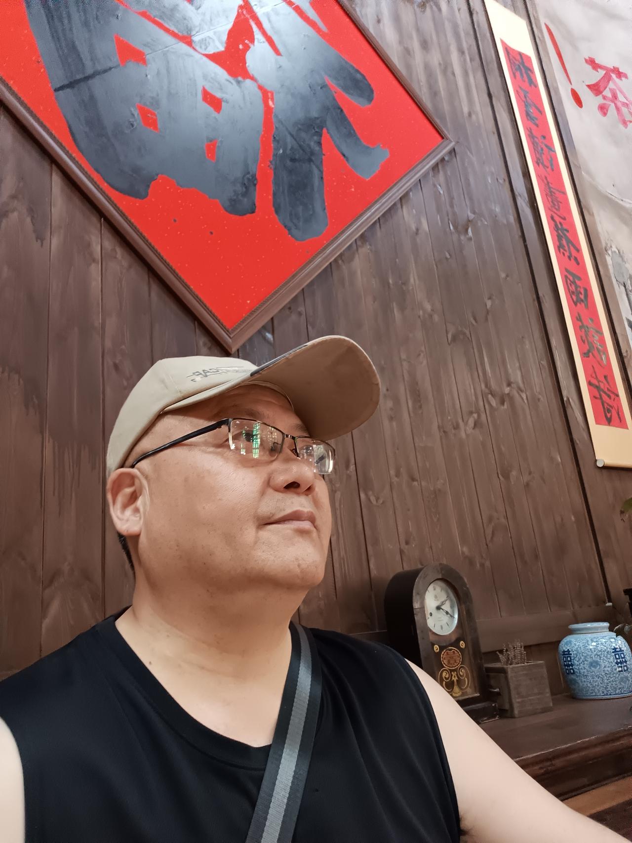 昨天晚上6:40左右，南昌又下了一场雨，天气特别的凉爽。我踢着拖鞋又来到了体彩桃