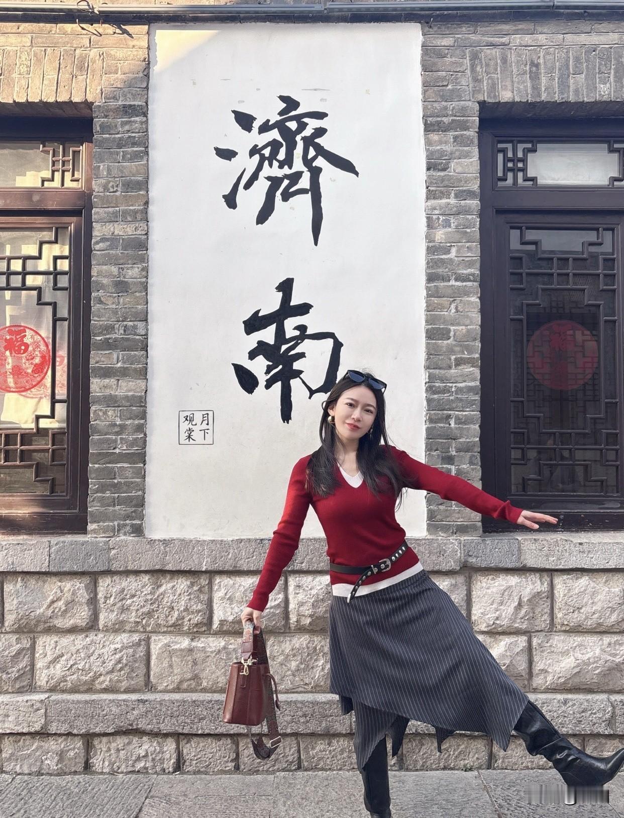 温柔体贴型女人也超受欢迎。她们同理心强，擅长察言观色，能及时给予情感支持，让男人