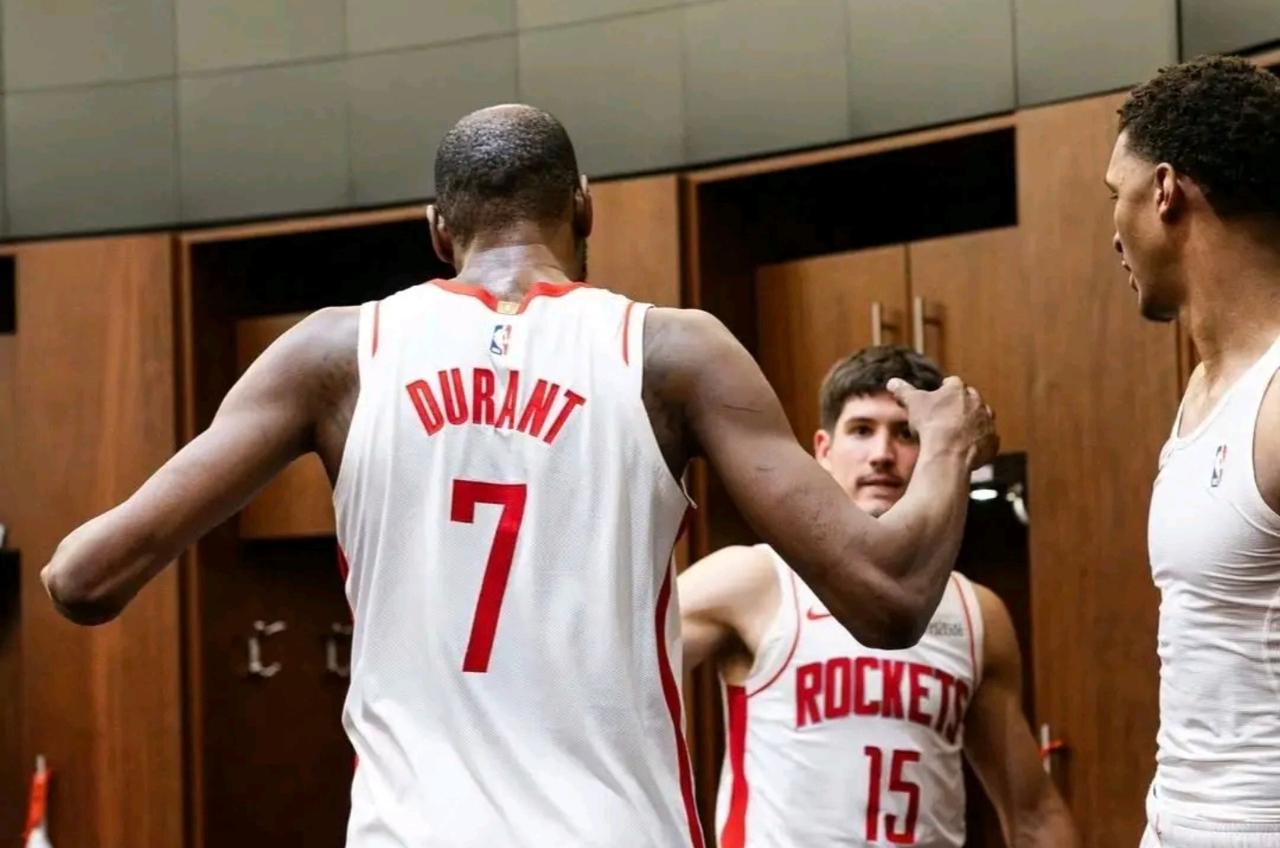 阿门绝杀掩盖不了谢泼德的出色发挥如果没有小谢的14记助攻，没有最后准绝杀的小