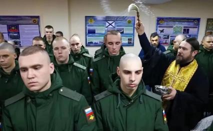 俄罗斯这次是真的撑不住了，为了让自己有充足的兵力打乌克兰，把征兵制度都改了。 