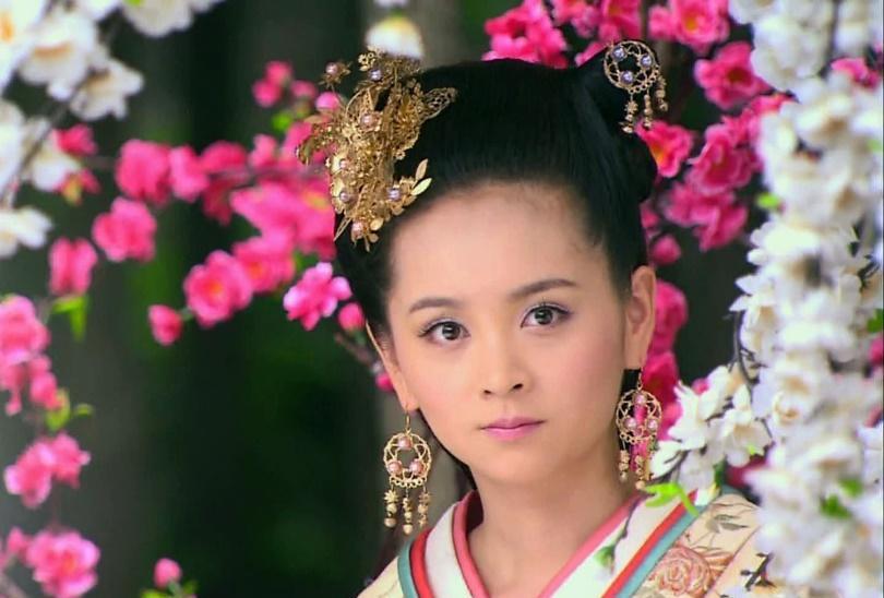 前150年，38岁汉景帝奄奄一息，他拉住太子母亲说：“栗姬，你要善待我14个儿子